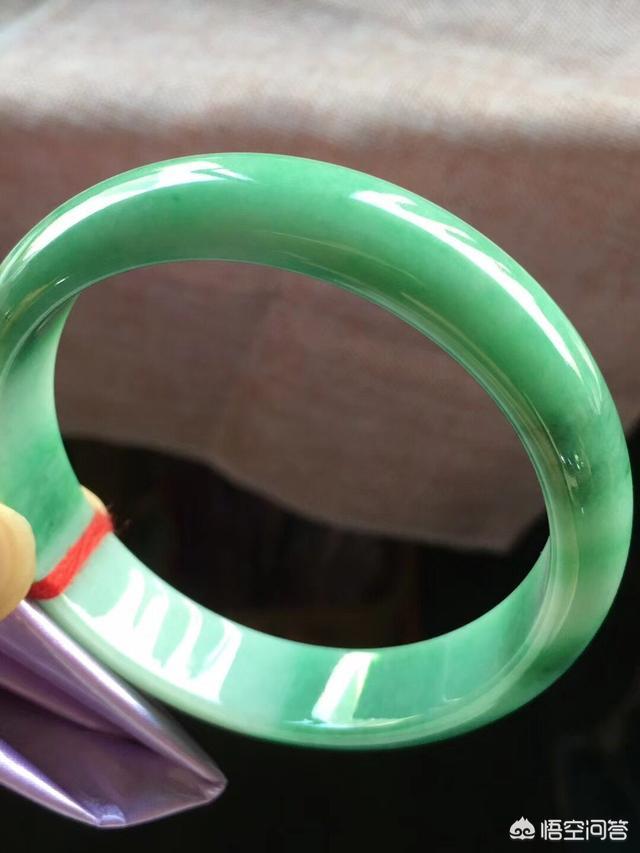 10万左右的翡翠手镯图片,几万左右的翡翠手镯是什么样子的？
