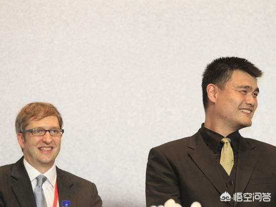 姚明退役仪式:韦德举办了球衣退役仪式，中国篮球什么时候能出个韦德
