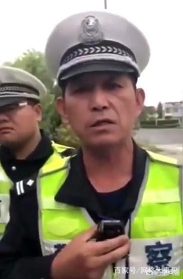 海安交警:交警“李云龙”霸气执法，此事，各位网友怎么看？