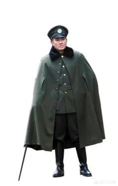 陈洁如照片:国民党将领穿大衣为何不穿袖子？