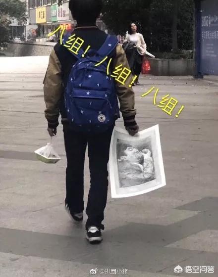王思聪热狗:先有仰天吞热狗后有低头品玉米，王思聪为何屡次成为电竞焦点？
