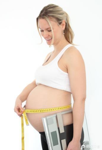 女星怀三胞胎体重升到200斤，朋友体重200斤，已经怀孕3个月，这种身体情况会有风险吗？