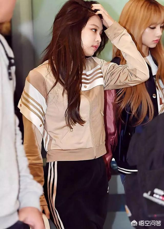 怎么评价BLACKPINK中Jennie的身材？