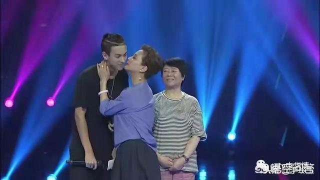 杨钰莹年龄和个人资料:同样是“甜歌皇后”，李玲玉与杨钰莹有何区别？