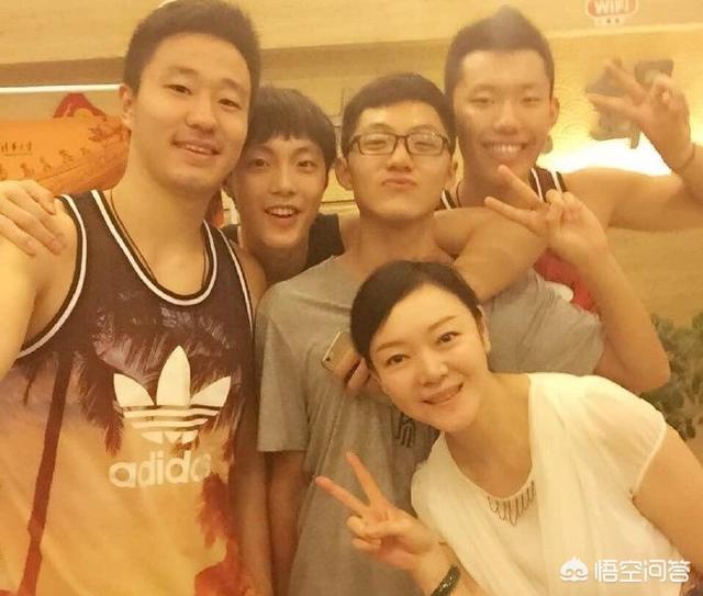 漂亮妈妈唐雅婷:CBA小将胡明轩的妈妈为什么被一些球迷称为“最美妈妈”？