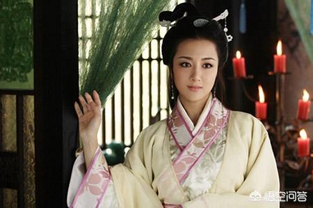 先请求曹操说,我老婆没生儿子,秦宜禄前妻杜氏现在居住在下邳,作战