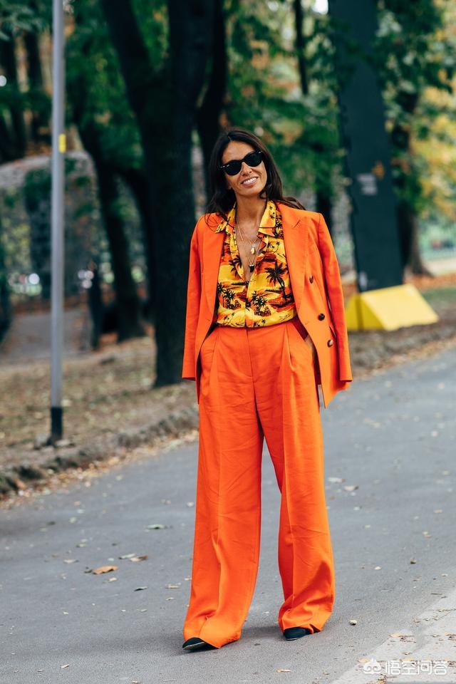 鲜橙色上衣搭配什么颜色的裤子好看?-百科网
