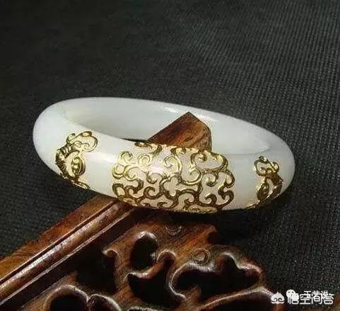 玉镯断了包金需要多少钱,玉镯断成3截，有办法补救吗？