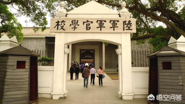 于右任简介:赵之谦和于右任谁出生在前谁的魏碑成就最高？