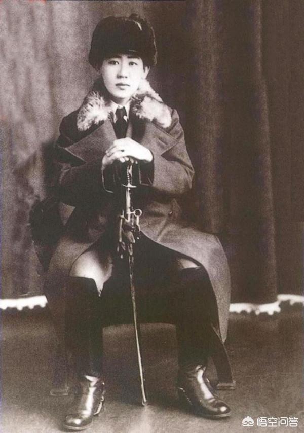 川岛芳子生死:川岛芳子和末代皇帝溥仪是什么关系？