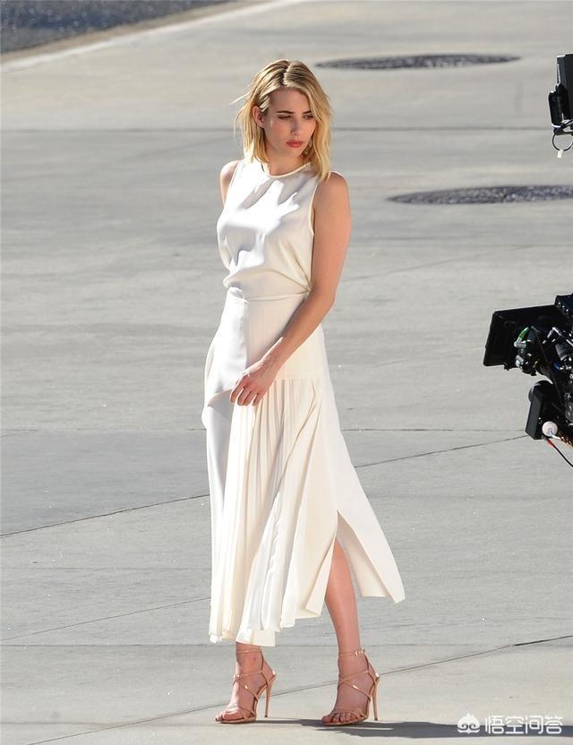头条问答 - 艾玛·罗伯茨是如何把157cm的身材穿出170cm的气场的?