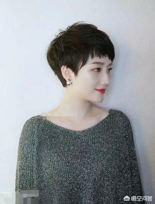 短发型女图片<a href=https://maguai.com/list/50-0-0.html target=_blank class=infotextkey><a href=https://maguai.com/list/50-0-0.html target=_blank class=infotextkey>时尚</a></a>气质:有什么短发显得人更加干练？