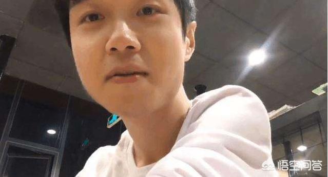 神超再现新套路,冰拳布甲卢锡安,网友表示“求求你做个人吧”,你怎么看？