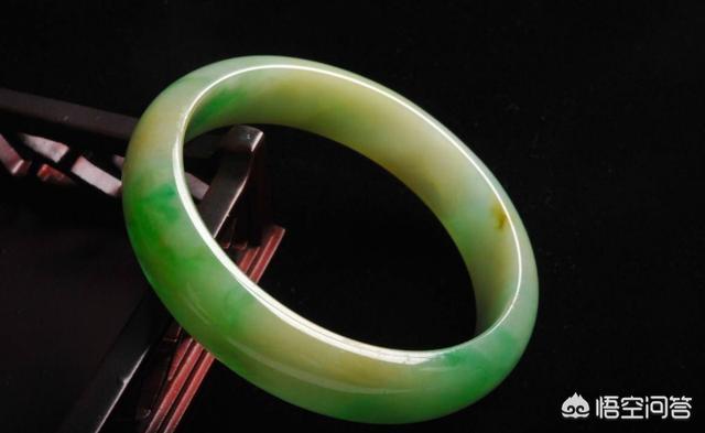 翡翠销售中常见的100个问题,怎样才能避免买到假冒翡翠？