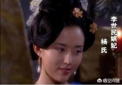 稀有的红尾黑凤头鹦鹉和美女主人:牡丹鹦鹉和玄凤哪个聪明？养哪个好？ 黑羽毛凤头鹦鹉