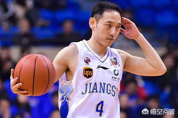 曾经单场投进51记三分、砍下157分的史鸿飞在CBA是什么水平？和郭艾伦比如何？