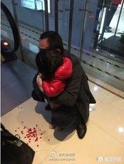 商场里的灵异事件恐怖:上海一商场试衣镜突然倒下，6岁女童被压身亡，商场应该负责吗？