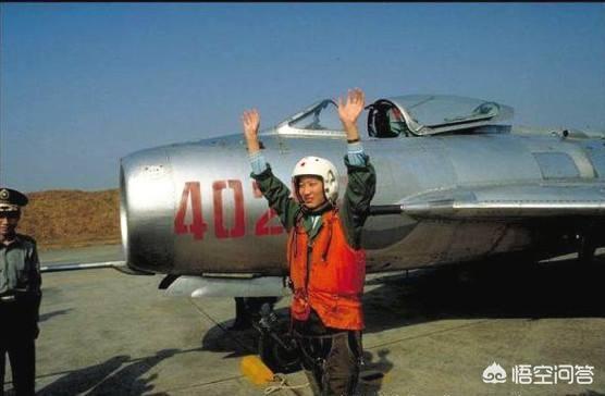 历史上那些驾驶本国先进战机叛逃的飞行员最后生活的怎么样？难道不怕被人在背后骂吗？