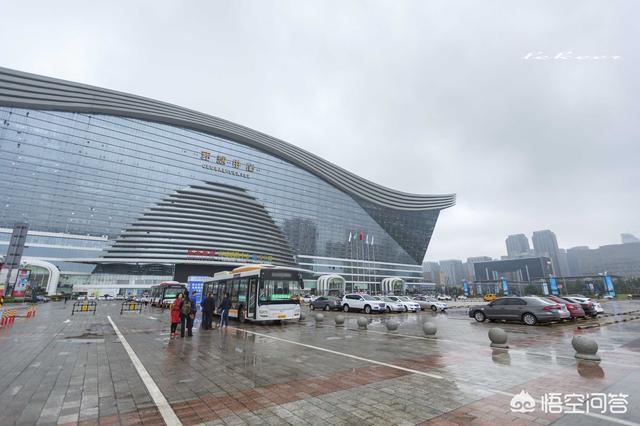 成都何兴丽照片老公是做什么的:最近成都文理学院对食堂阿姨罚款20000元的事情是真的吗？