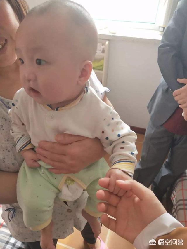 金敏静:想问下大家，什么护肤品能淡痘印，淡斑，美白的？