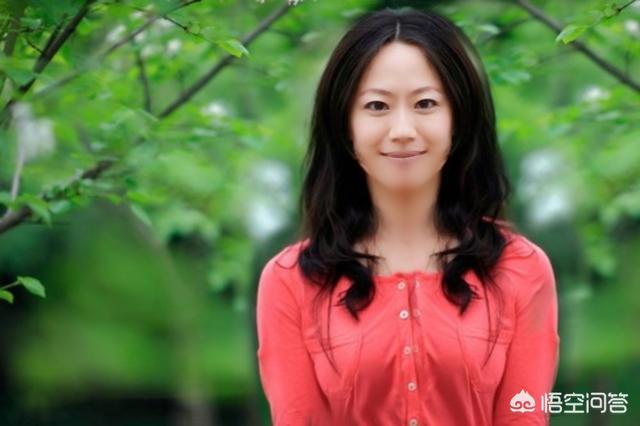 黄心颖照片被遮脸:为什么说许志安配不上郑秀文，他们有哪些差距？
