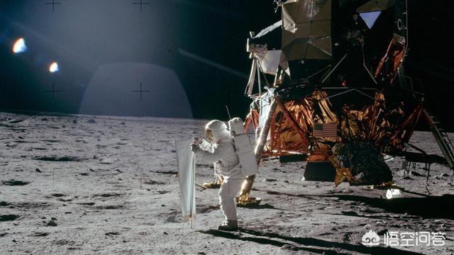 月球上三眼女尸是真的吗，月球背面真的有二战的飞机吗你怎么看