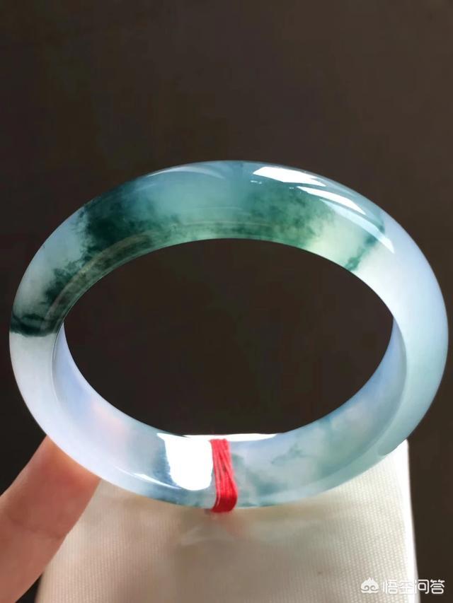 碧玉手镯价格多少,一万五预算，能买个什么样的玉镯？