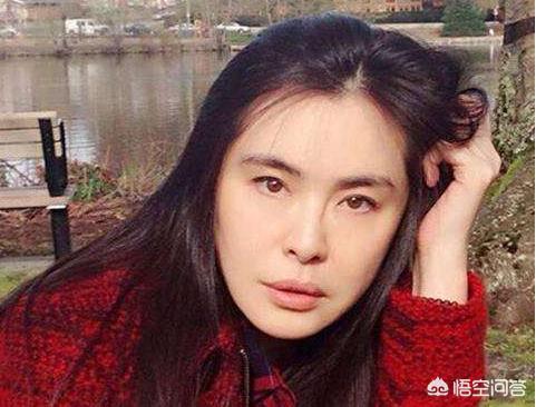 张曼玉照片:电影《青蛇》两大主演王祖贤张曼玉现状如何？