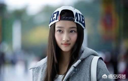 宋祖儿:宋祖儿撞衫孙艺珍，不同年龄段两种风格，你更pick谁？