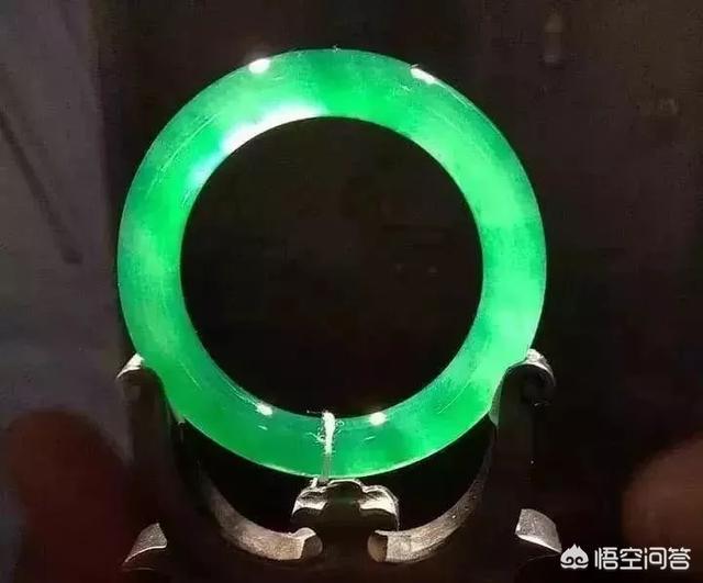 翡翠的等级和价格,请大神们帮忙看看这个翡翠等级和价格？