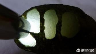 姐堆场口翡翠原石特征,怎样才能判断一块翡翠原石可不可以切呢？