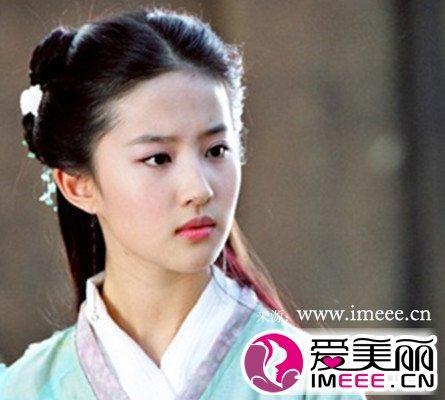 刘亦菲素颜照:Angelababy和刘亦菲，谁才是娱乐圈第一美女？