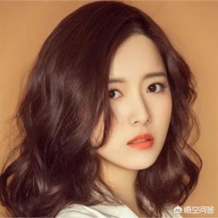 我很喜欢穿中长款的呢子大衣，有好看的搭配推荐吗