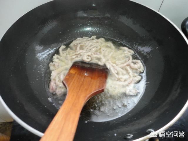 怎样炒肉不粘锅又嫩？