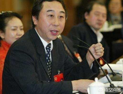 冯巩儿子:冯巩真会成为姜昆“曲协”的接班人吗？