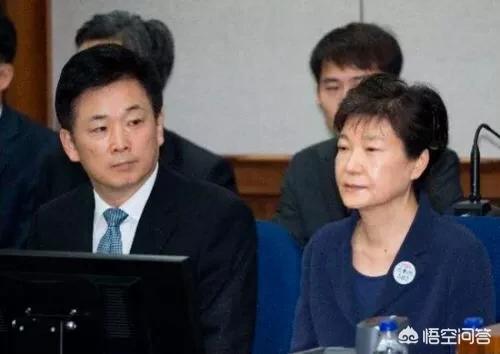 朴有天将获刑15年:韩国前总统李明博羁押到期后保释，朴槿惠还有希望出狱吗