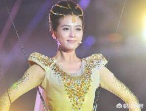 金鹰女神迪丽热巴:迪丽热巴接棒唐嫣获封金鹰女神，12年已过，金鹰女神们如何了