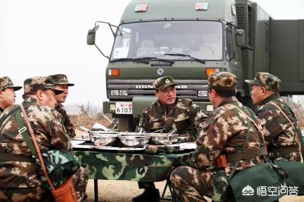在冬季，野外部队的士兵们会吃什么呢？