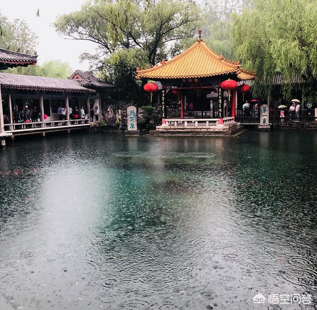 济南<a href=https://maguai.com/list/52-0-0.html target=_blank class=infotextkey>旅游</a>:济南的朋友请介绍一下济南的几个<a href=https://maguai.com/list/52-0-0.html target=_blank class=infotextkey>旅游</a>景点和乘车路线？