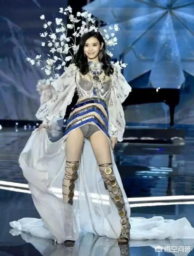 刘雯是维密第七次走秀。她在全球模特圈的地位如何？
(图3)