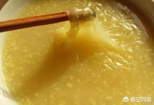 面对未来的餐饮市场，餐饮人是转行还是坚守(餐饮行业转行适合做什么)