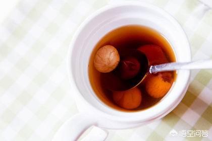 帮助睡眠的茶饮有哪些,失眠喝山丹桂圆茶有用吗，具体做法是什么？