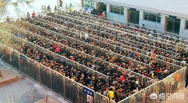 北京10号地铁灵异事件:北京的地铁到底有多堵？你在地铁上遇到过最奇葩的事情是什么？