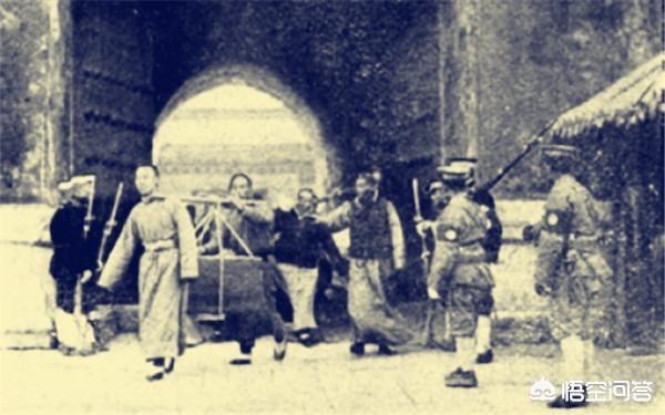 鹿钟麟:鹿钟麟仅靠20人是如何将溥仪赶出紫禁城的？