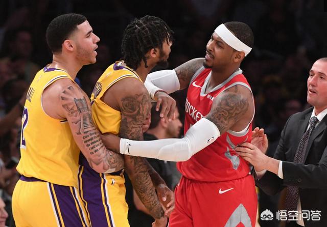 头条问答 - 保罗和隆多挥拳互殴,原因是因为隆多朝保罗脸上吐口水,你