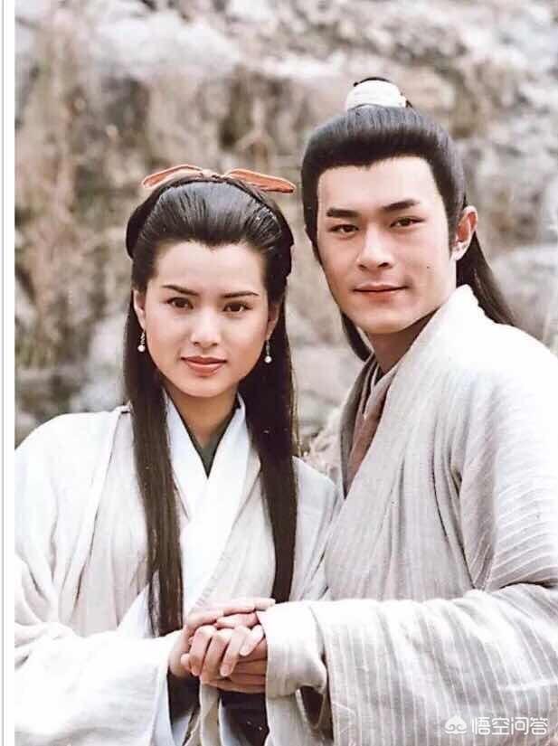 如果从古龙和金庸的武侠小说里各挑出10名高手团战，你觉得哪一方会获胜？