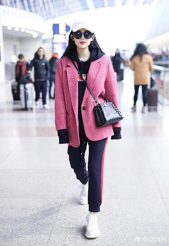 关晓彤条纹西装:穿西装的女人究竟有什么魅力？