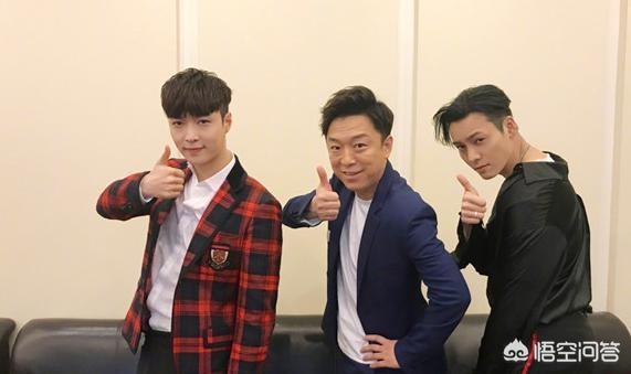 毕业照站位:合照里的“C位”是什么意思，该什么站才是“C”位