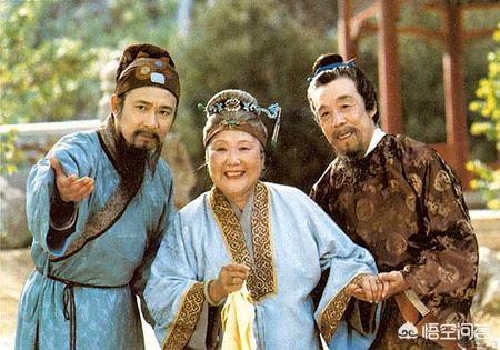 有人说《红楼梦》是现代宫斗小说的鼻祖,你怎么看？红楼梦里明争暗斗很厉害吗？
