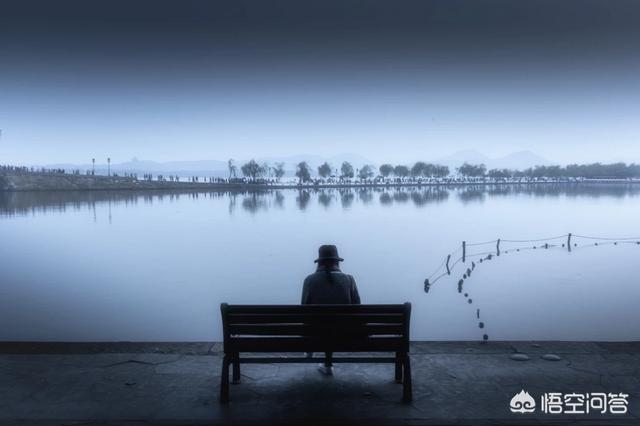 头条问答 - 怎么用摄影作品,表现出孤独忧郁的心情?(30个回答)